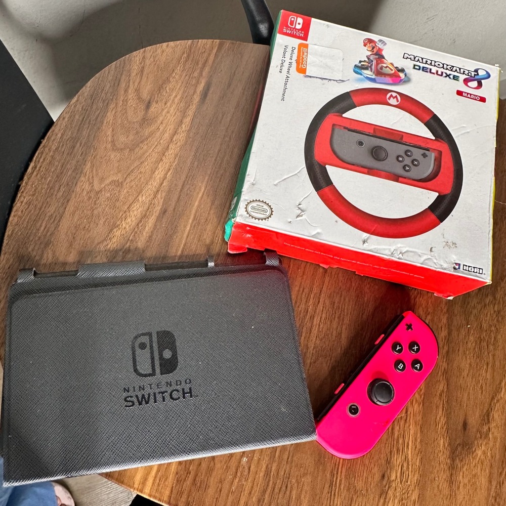 Nintendo Switch‎ Bundle Hori Mario Kart 8 Wheel Neon Pink Joy-Con & Case